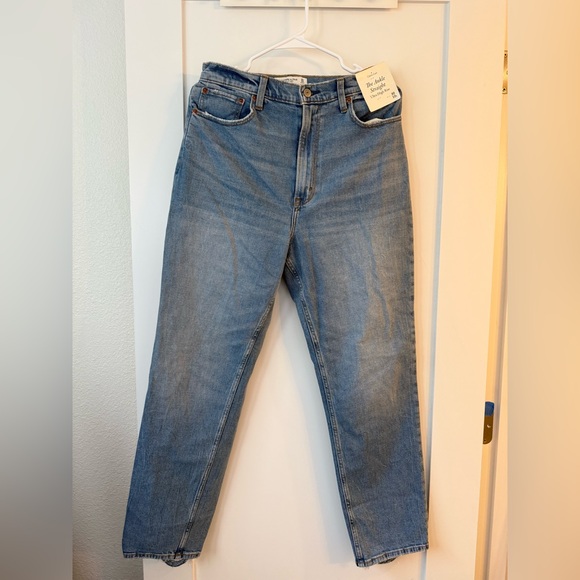 Abercrombie & Fitch Denim - Abercrombie & Fitch Curve Love Ultra High Rise Ankle Straight Jean